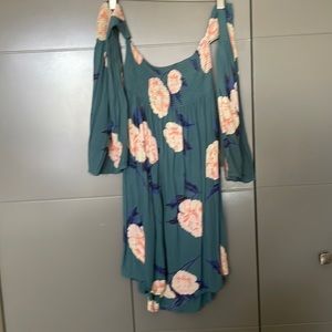 Billabong sundress, Medium, small defect on left sleeve, lightly worn otherwise